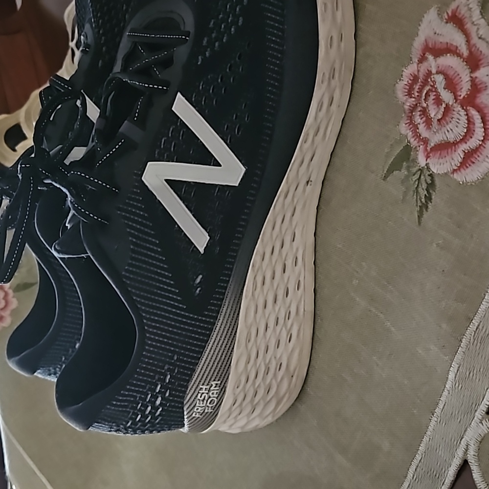 Men's New Balance fresh to sneakers - Picture 3 of 8